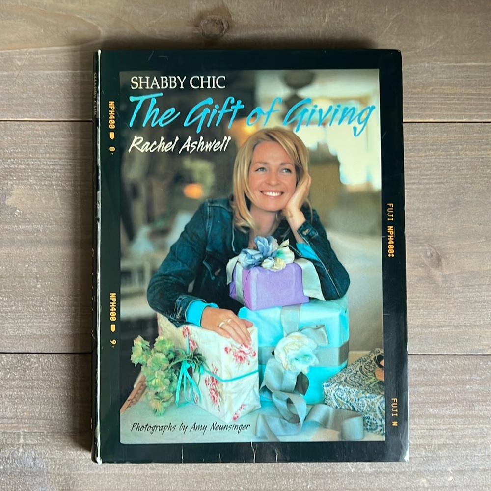 Shabby Chic | The Gift of Giving by Rachel Ashwell